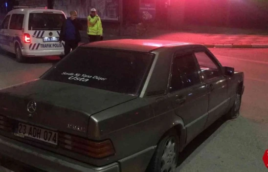 Kaza yaptı, aracı bırakıp kaçtı