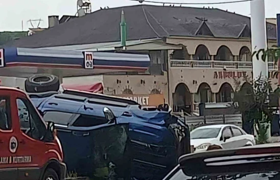 Kontrolden çıkan araç takla attı:  2 yaralı