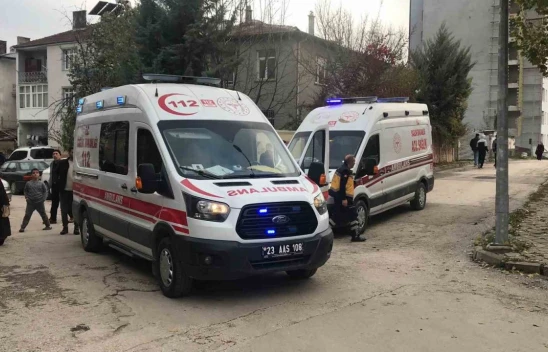 Minibüsün çarptığı 2 çocuk yaralandı