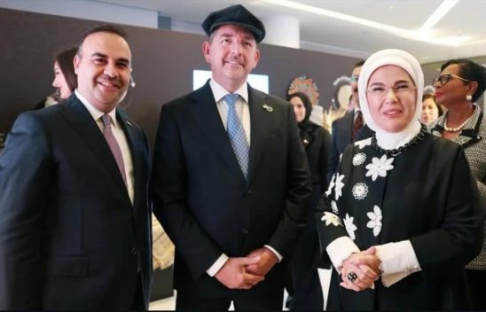 New York Türkevi'nde Elazığ'ın 8 Köşe Şapkası İlgi Odağı Oldu