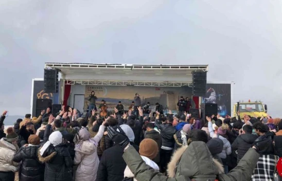 Öğrenciler Hazarbaba Kayak Merkezi'ne akın etti