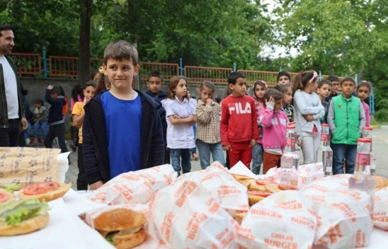 Öğrenciler istedi, hayırsever vatandaş gerçekleştirdi