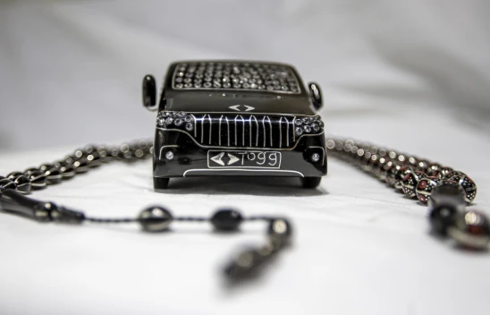 Oltu Taşından Türkiye'nin Yerli ve Milli Otomobili TOGG'un Maketi Yapıldı