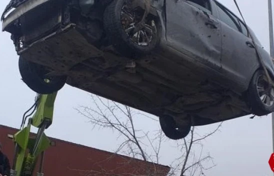 Otomobil bahçeye uçtu: 1 yaralı