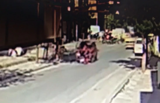 Otomobilin 3 Çocuğa Çarpma Anı Güvenlik Kamerasına Yansıdı