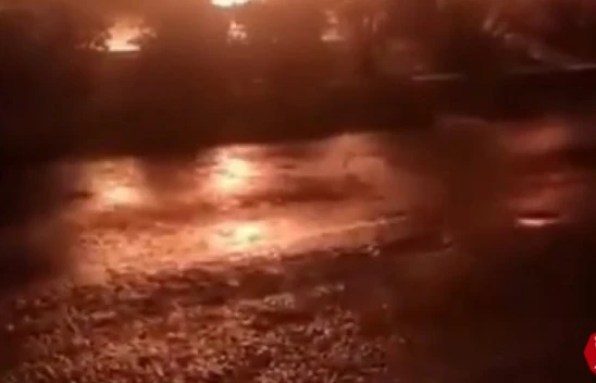 Cumhuriyet Mahallesinde Park Halindeki Pikap, Alev Alev Yandı