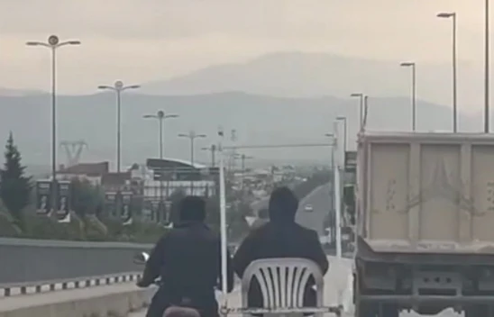 Plastik Sandalyede Yolculuk Keyfi