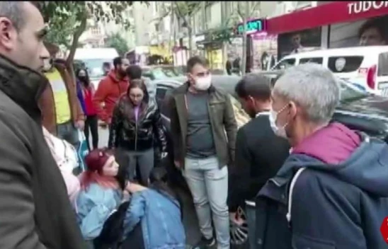 Aracı Su Kaynattı, Kaputu Açar Açmaz Kendisi ve Yanındaki Yandı