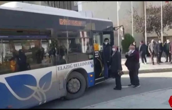 Rahatsızlanan Kadın Belediye Otobüsü İle Hastaneye Ulaştırıldı