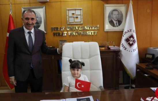 Rektör Prof. Dr. Göktaş koltuğunu çocuklara devretti