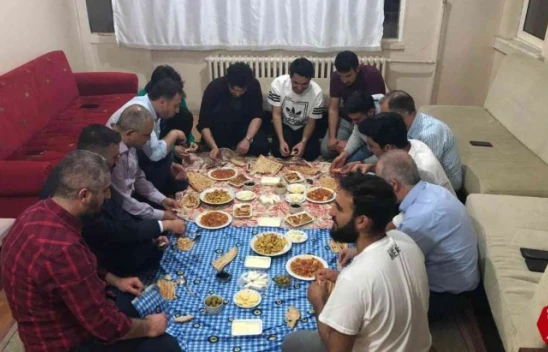 Fırat Üniversitesi Rektörü Prof. Dr. Göktaş, Öğrenci Evinde Sahur Yaptı
