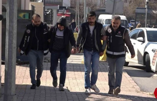 Elazığ'da Sahte Polisler Dolandırıcılık Yaparken Suçüstü Yakalandı