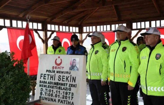 Şehit polis Fethi Sekin kabri başında anıldı