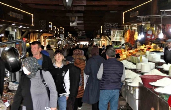 Elazığ'da Tarihi Kapalı Çarşı'da Bayram Yoğunluğu