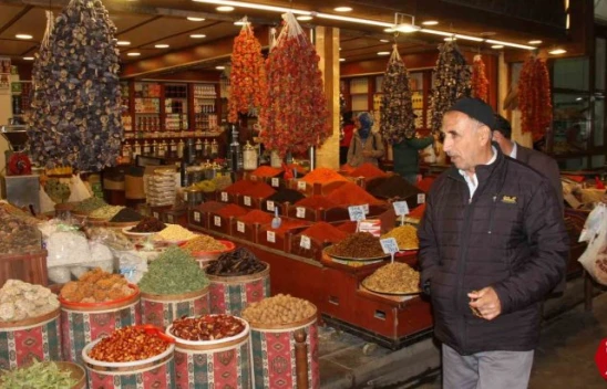 Elazığ'da Tarihi Kapalı Çarşıda Ramazan Bereketi