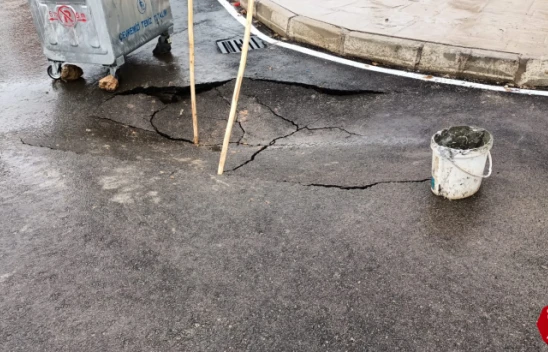 Yağışlar Nedeniyle Abdullahpaşa Mahallesinde Yolda Çökme Meydana Geldi