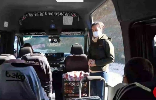 Yolcu kılığına giren jandarma ekipleri, minibüs ve otobüslerde denetim yaptı