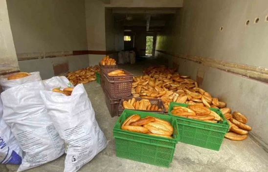 Yüzlerce Ekmek Kullanılmayan Binaya Atılmıştı, Ekipler İnceleme Başlattı