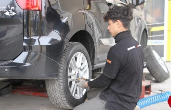 Zorunlu kış lastiği uygulaması öncesi oto lastikçilerde yoğunluk