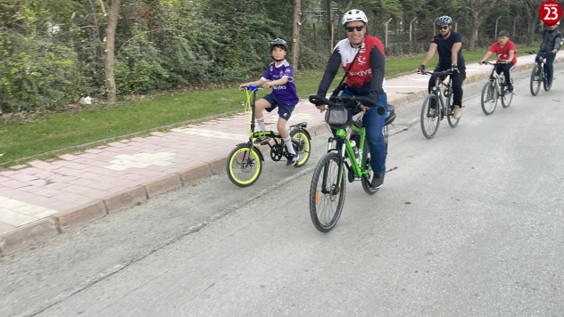23 Nisan'da Elazığ Sokakları Çocukların Pedal Sesleriyle Şenlendi