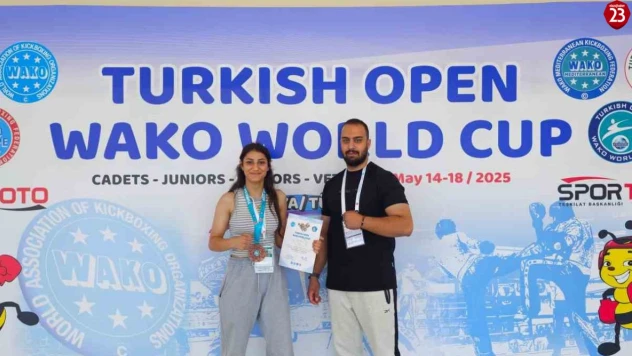 Turkish Open Kick Boks Şampiyonası'nda Elazığ Son Hilal Spor Kulübü'nden Büyük Başarı