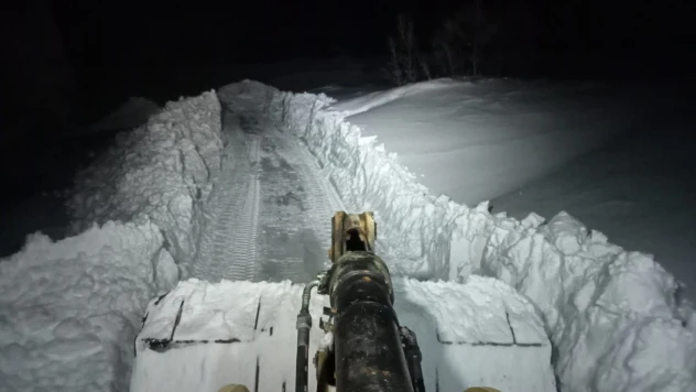 Elazığ'da 22 Köy Yolu Ulaşıma Kapalı: Ekipler Karla Mücadeleyi Sürdürüyor