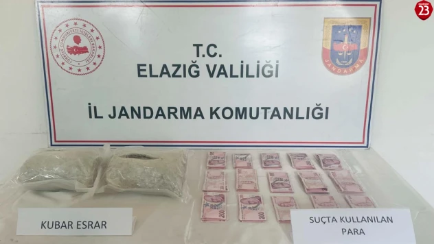 Elazığ'da Jandarmadan Uyuşturucu Operasyonu: Kiralık Araçta Yakalandı!