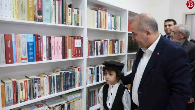 Elazığ'da şehit öğretmen Adnan Baydili'nin adı kütüphaneye verildi