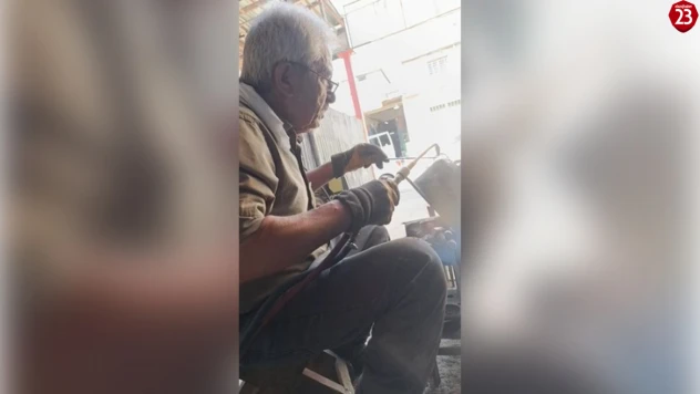 Elazığ'ın 76 Yaşındaki Demir Ustası: 'Bizimle Birlikte Meslek de Yok Olacak'