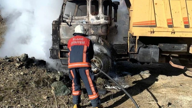 Elazığ İtfaiyesi 2025'te 2 Bin 900'ü Aşkın Olayda Vatandaşların Yanında Oldu