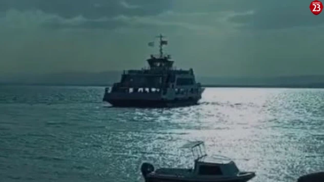 Feribotta korku dolu anlar: Fırtınadan dolayı iskeleye yanaşamadı