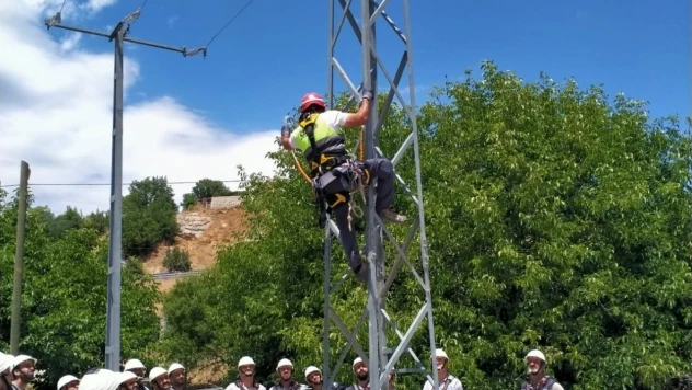 Fırat EDAŞ'tan 616 Çalışana Yüksekte Güvenli Çalışma Eğitimi
