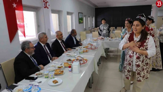 Fırat Üniversitesi'nde Uluslararası Eğitim İş Birliği: Özbek Akademisyenlerden Anlamlı Ziyaret ve Şükran Günü Etkinliği
