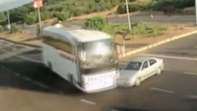 Bu Nasıl Dikkatsizlik, Görün Trafikte Nasıl Araç Kullanıyoruz