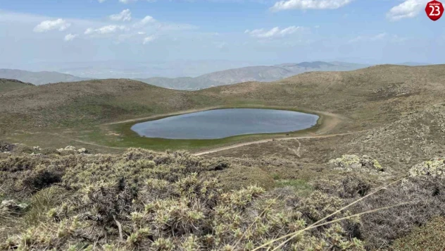 Elazığ'da Eşsiz Bisiklet Tırmanışı: ELDAK Ekibi Hazar Baba Dağı'na Pedal Çevirdi