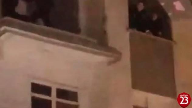 İntihara Teşebbüs Eden Kadını İtfaiye Eri Son Anda Kurtardı