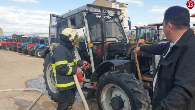 Kovancılar'da seyir halindeki traktör alev aldı