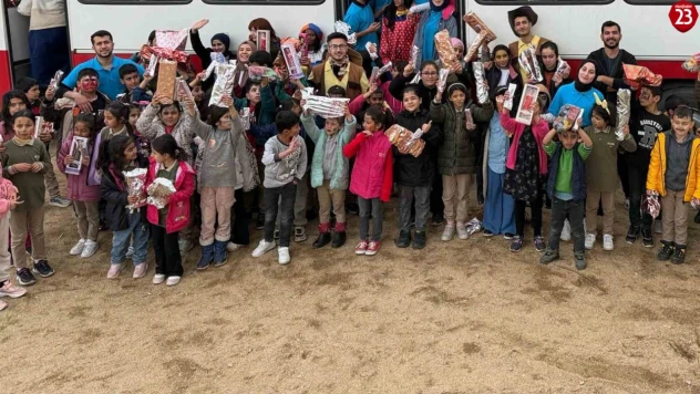 Köy okulundaki öğrencilere sürpriz