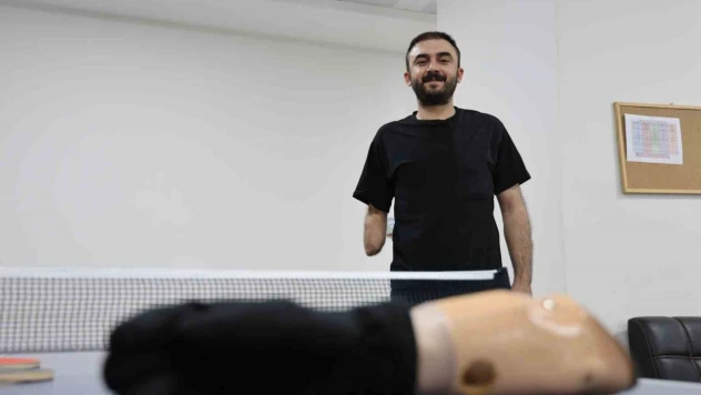 Sağ Eli ve Sol Dizini Kaybetti, Yaşam Sevincini Kaybetmedi