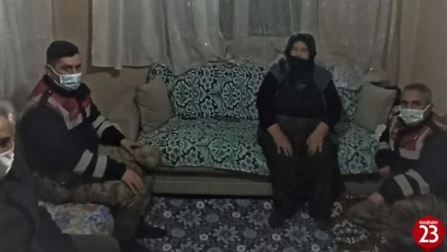 Yalnız yaşayan yaşlı kadına, jandarmadan ziyaret