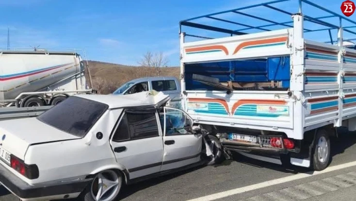Elazığ-Bingöl Karayolu’nda Trafik Kazası: 2 Yaralı