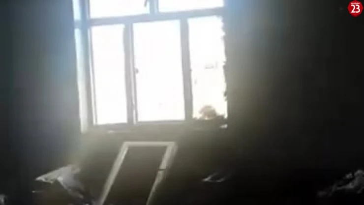 Aldatıldığını öğrenen kadın, evi ateşe verdi