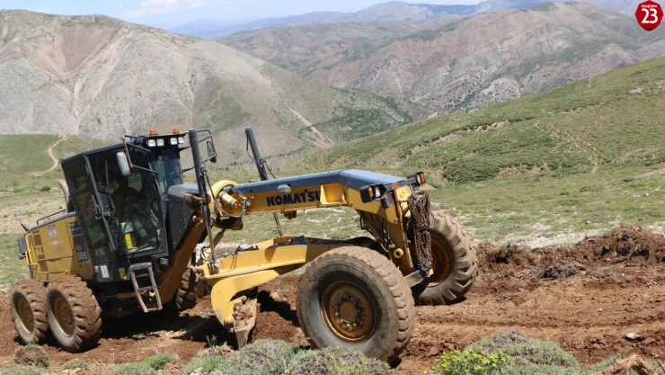 Aşağı Çanakçı Köyü Yayla Yolu Yapım Çalışmaları Devam Ediyor