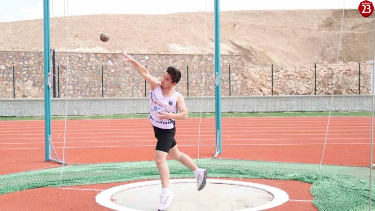 Elazığ'da Atletizm Gençler ve Bilek Güreşi Yıldızlar Müsabakaları Tamamlandı