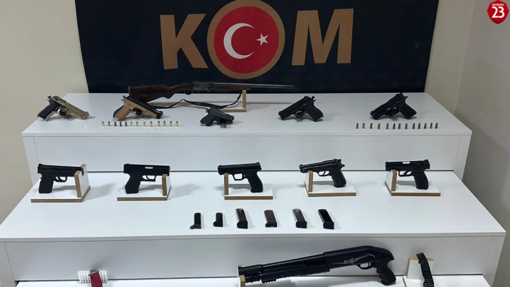 Elazığ'da 2 Suç Örgütü Çökertildi: 30 Gözaltı, Cephanelik Ele Geçti!