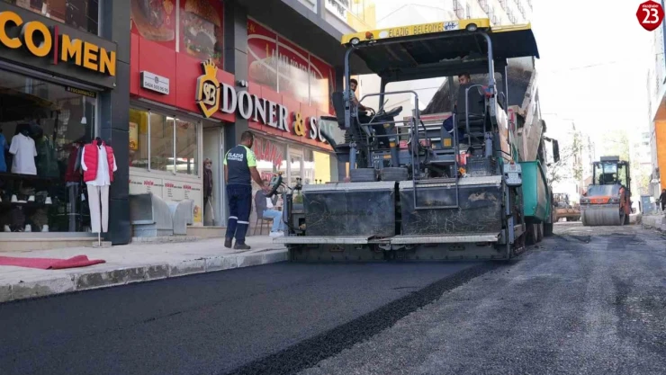 Elazığ'da Ulaşıma Konfor Geliyor: Asfaltlama Çalışmaları Hız Kesmiyor