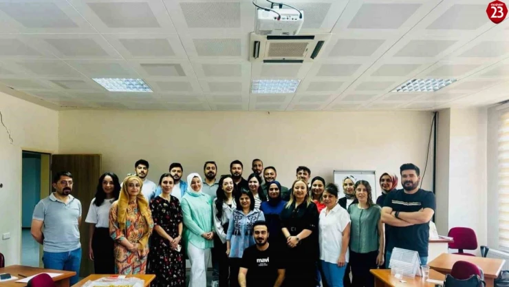 Elazığ'da çocuk ileri yaşam desteği eğitimi düzenlendi