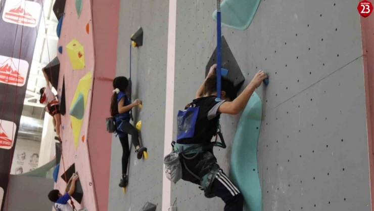 Elazığ'da dağcılık müsabakaları sona erdi