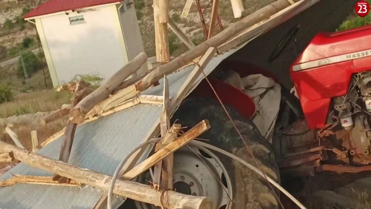 Elazığ'da fırtına evin çatısını uçurdu