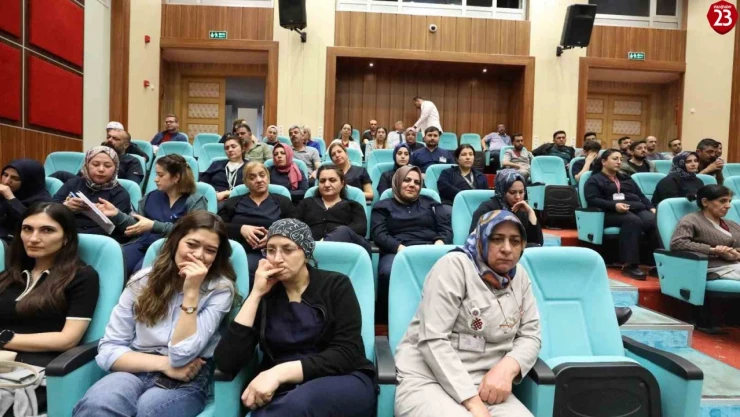 Fırat Üniversitesi Hastanesi Personeline Afet Farkındalık Eğitimi Verildi